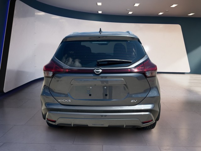2022 Nissan Kicks SV photo 3