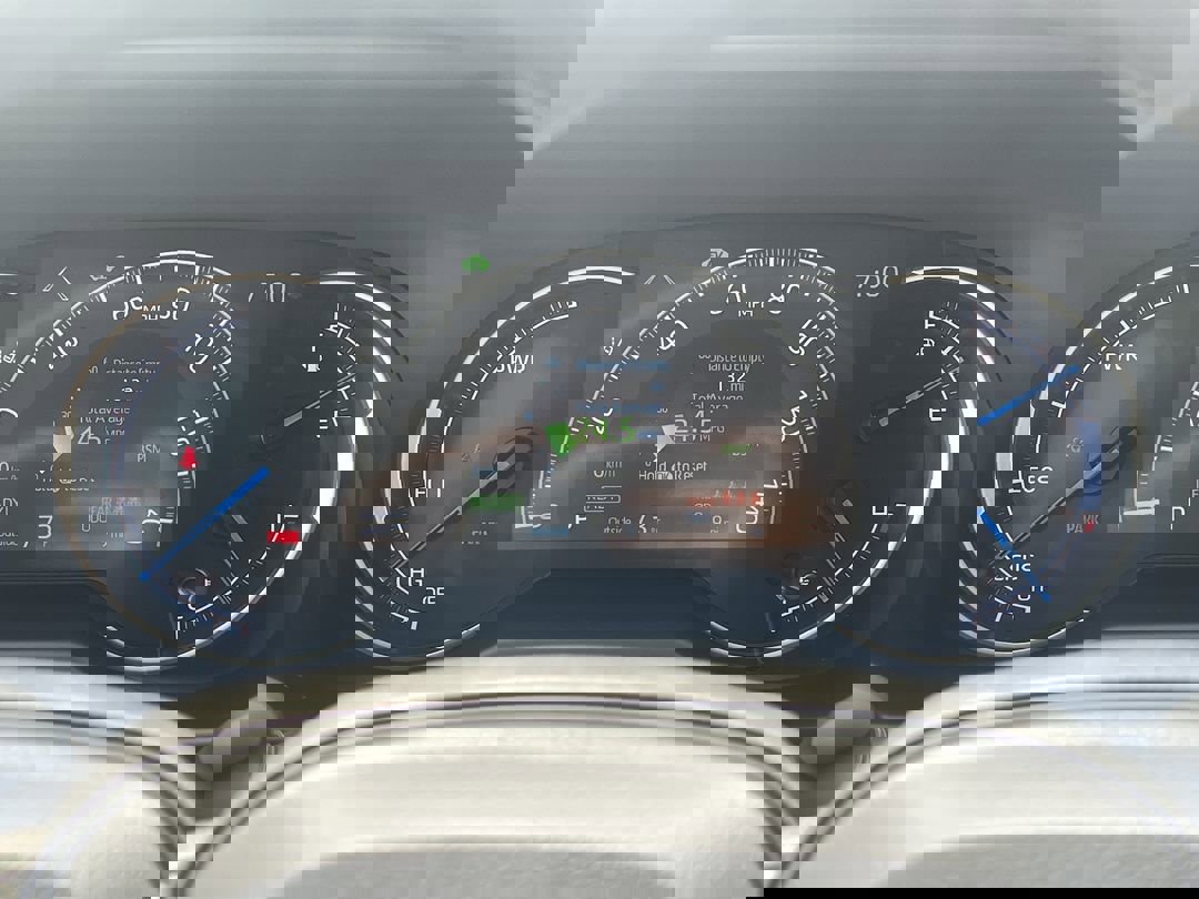 2025 Toyota RAV4 Hybrid XLE photo 18