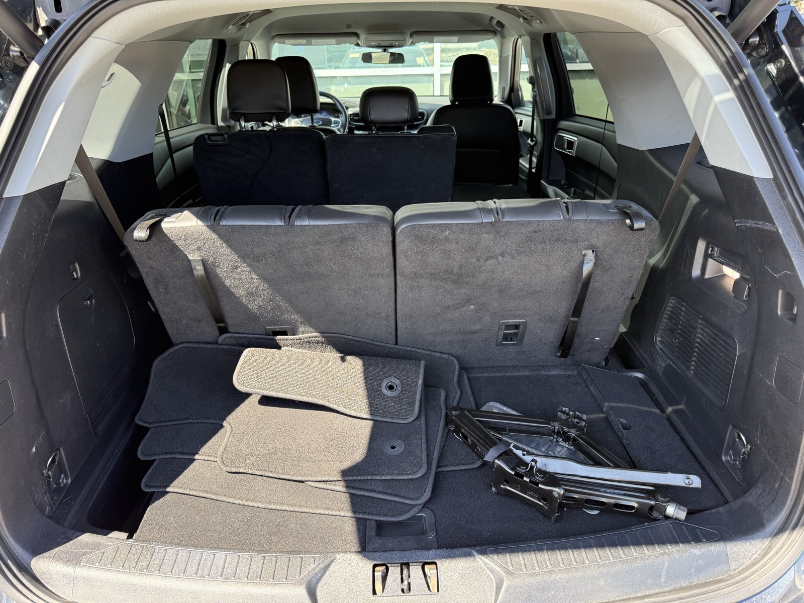 2022 Ford Explorer XLT photo 5