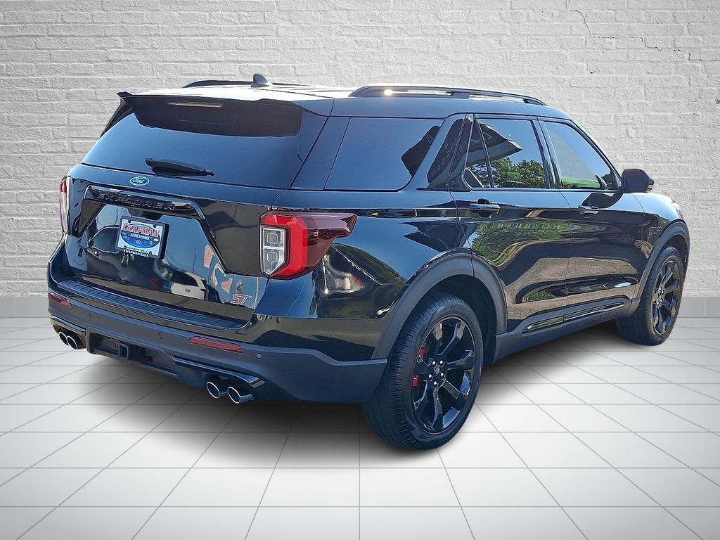 2023 Ford Explorer ST photo 3