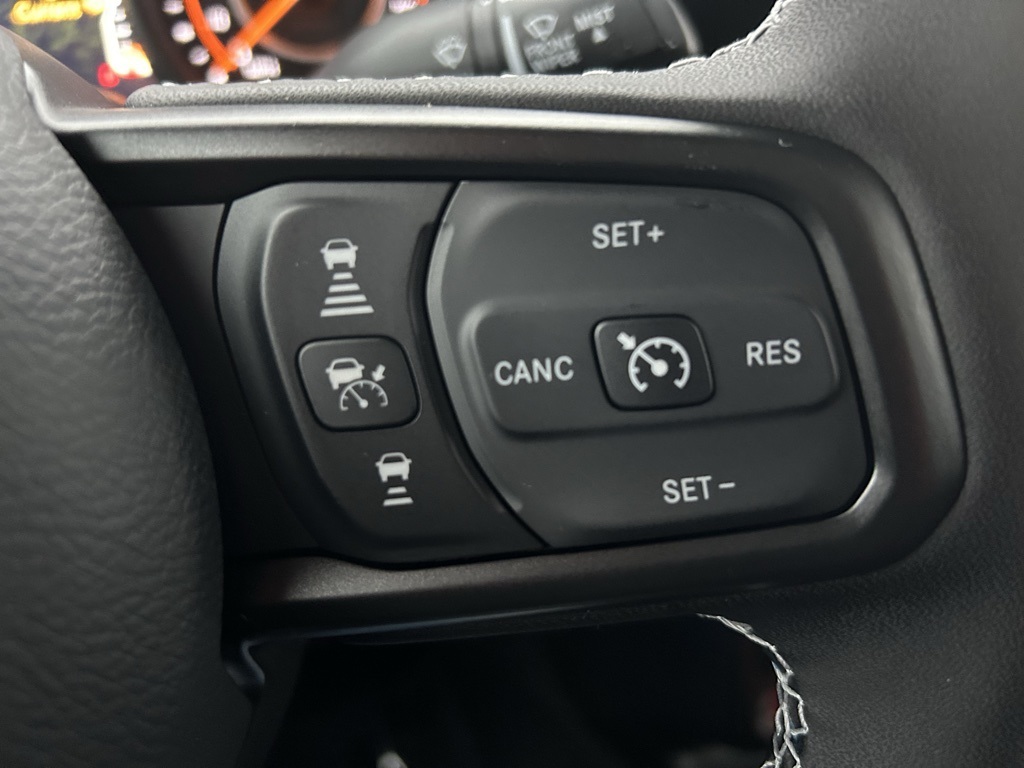 2025 Jeep Gladiator Willys photo 16