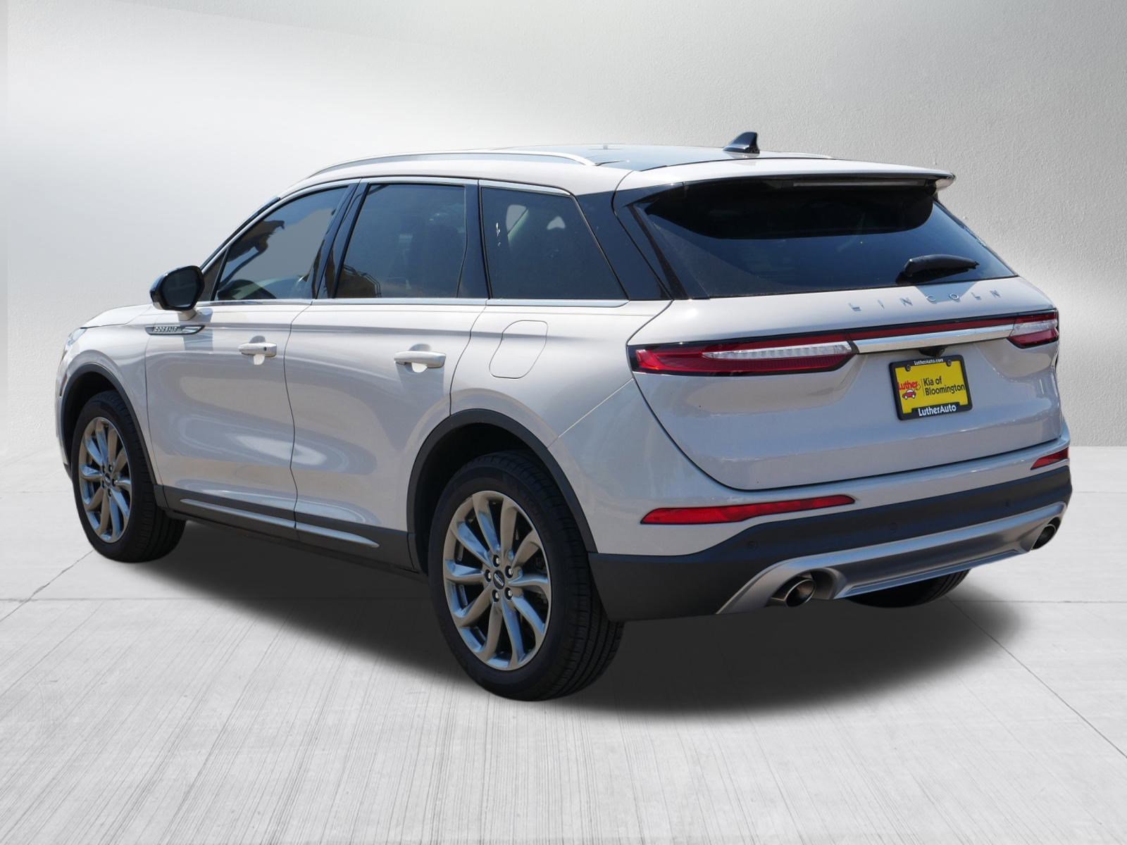 2022 Lincoln Corsair Standard photo 5