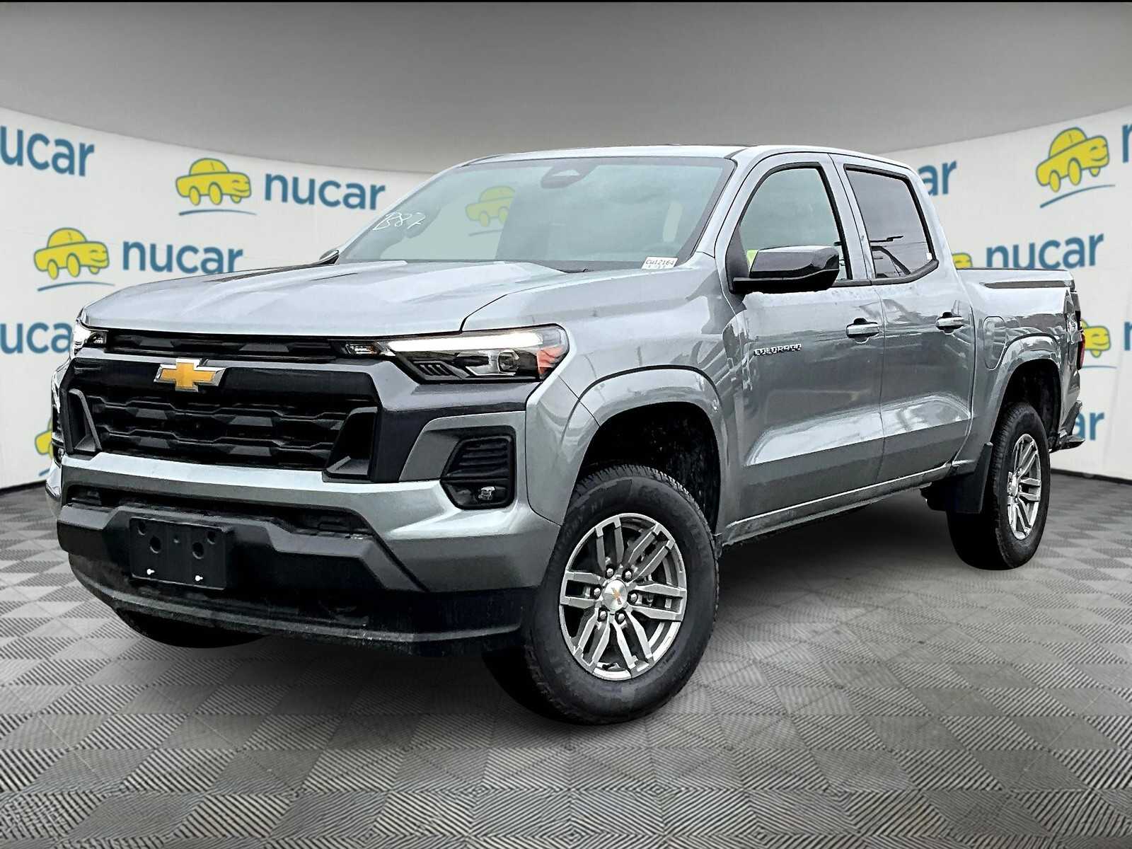 2025 Chevrolet Colorado Work Truck LT photo 3