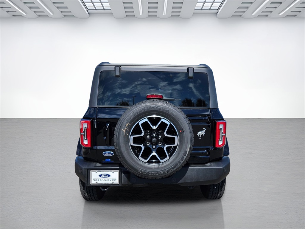 2025 Ford Bronco Outer Banks photo 3