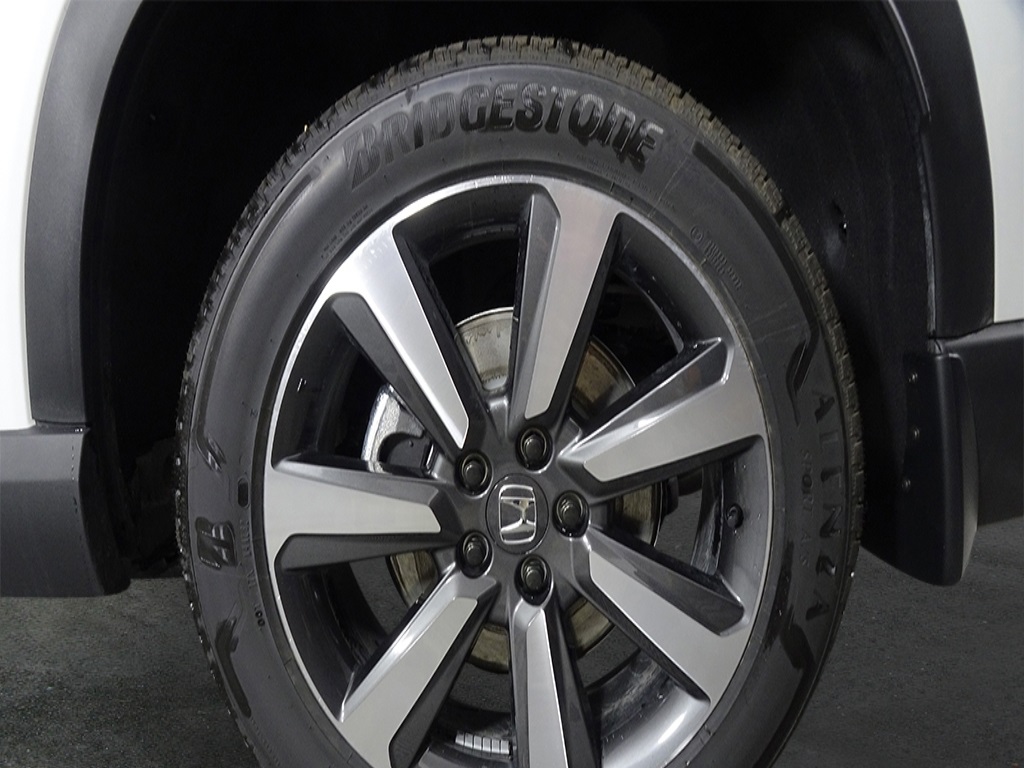 2025 Honda Pilot Touring photo 9