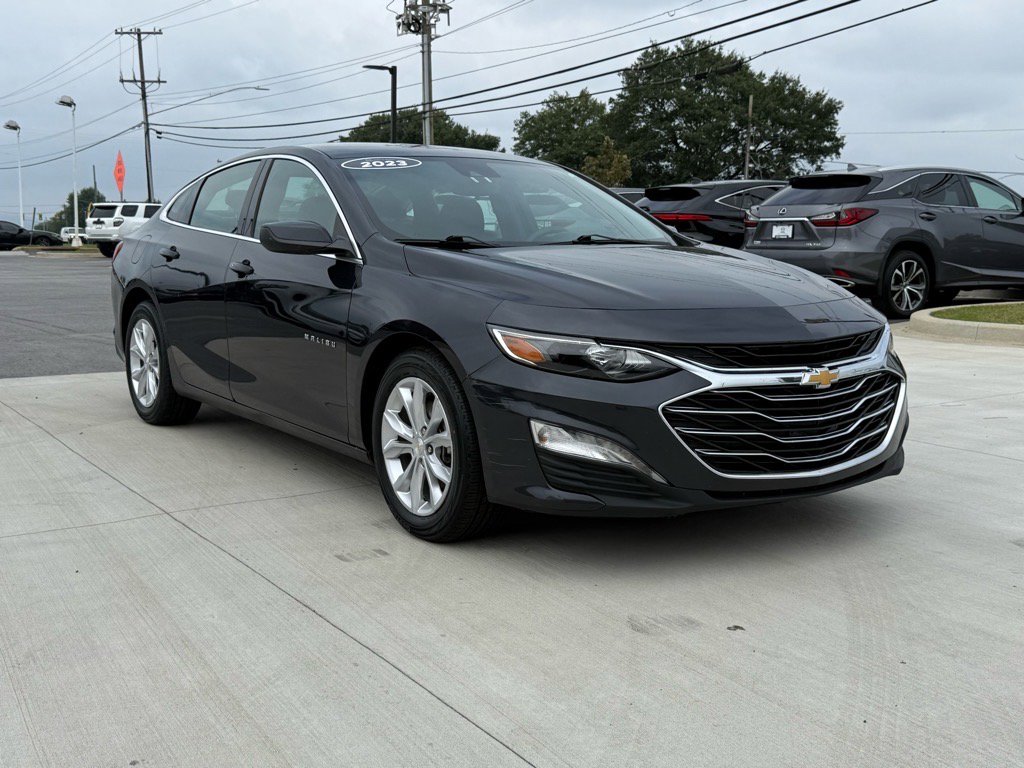 2023 Chevrolet Malibu 1LT photo 2