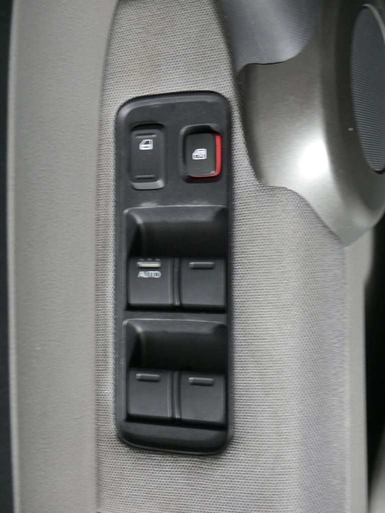 2011 Honda CR-V LX photo 25