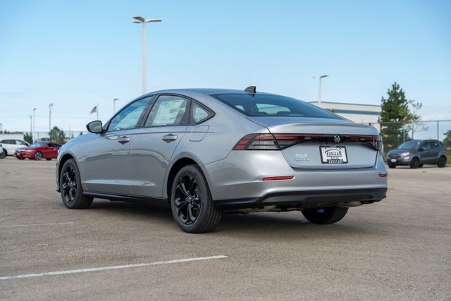 2025 Honda Accord SE photo 5