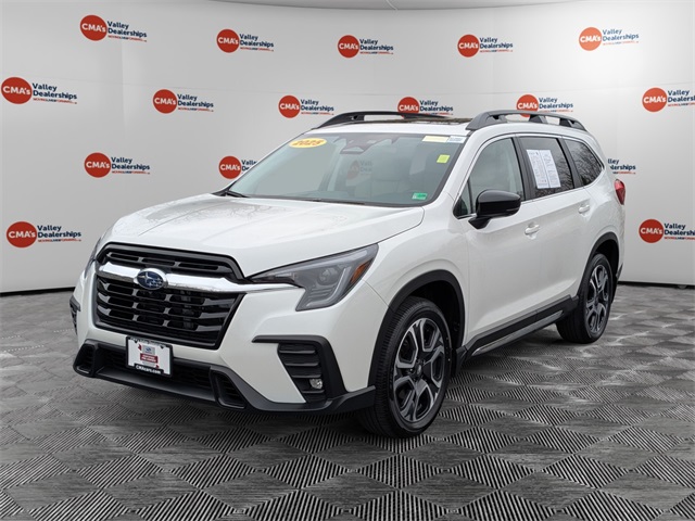 2025 Subaru Ascent Limited's photo