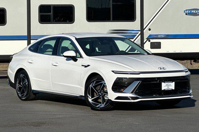 2026 Hyundai Sonata SEL Sport photo 2