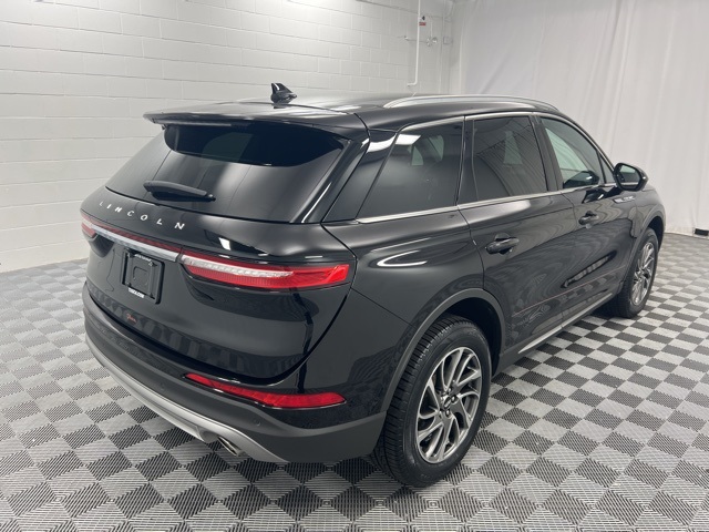 2022 Lincoln Corsair Standard photo 6
