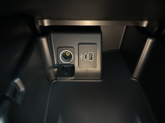 2025 Ford Explorer photo 19