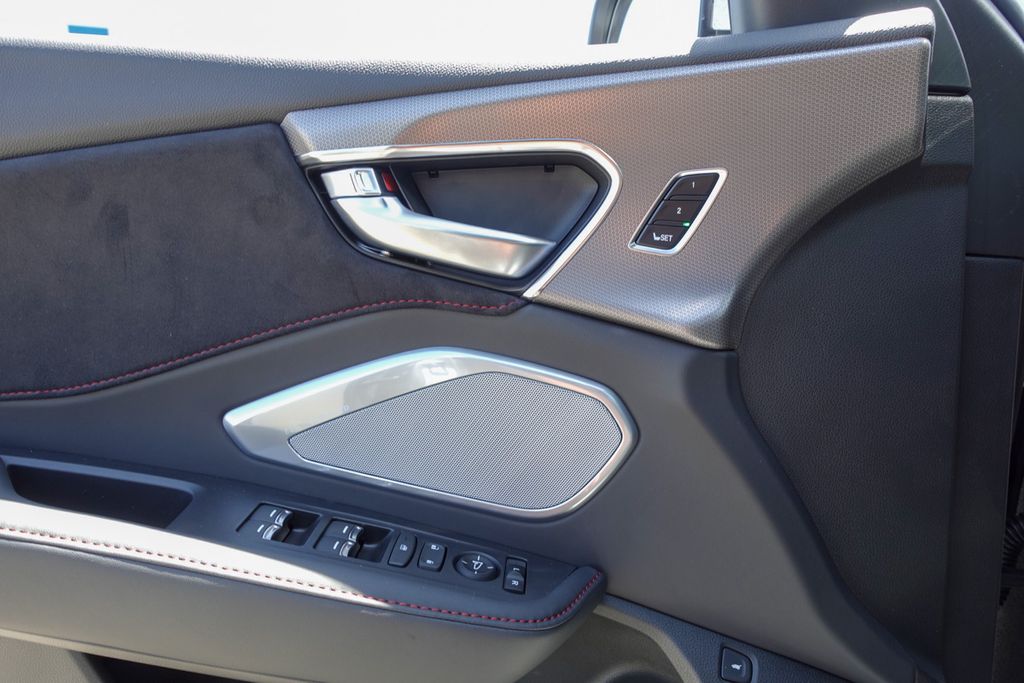 2025 Acura RDX A-Spec photo 10