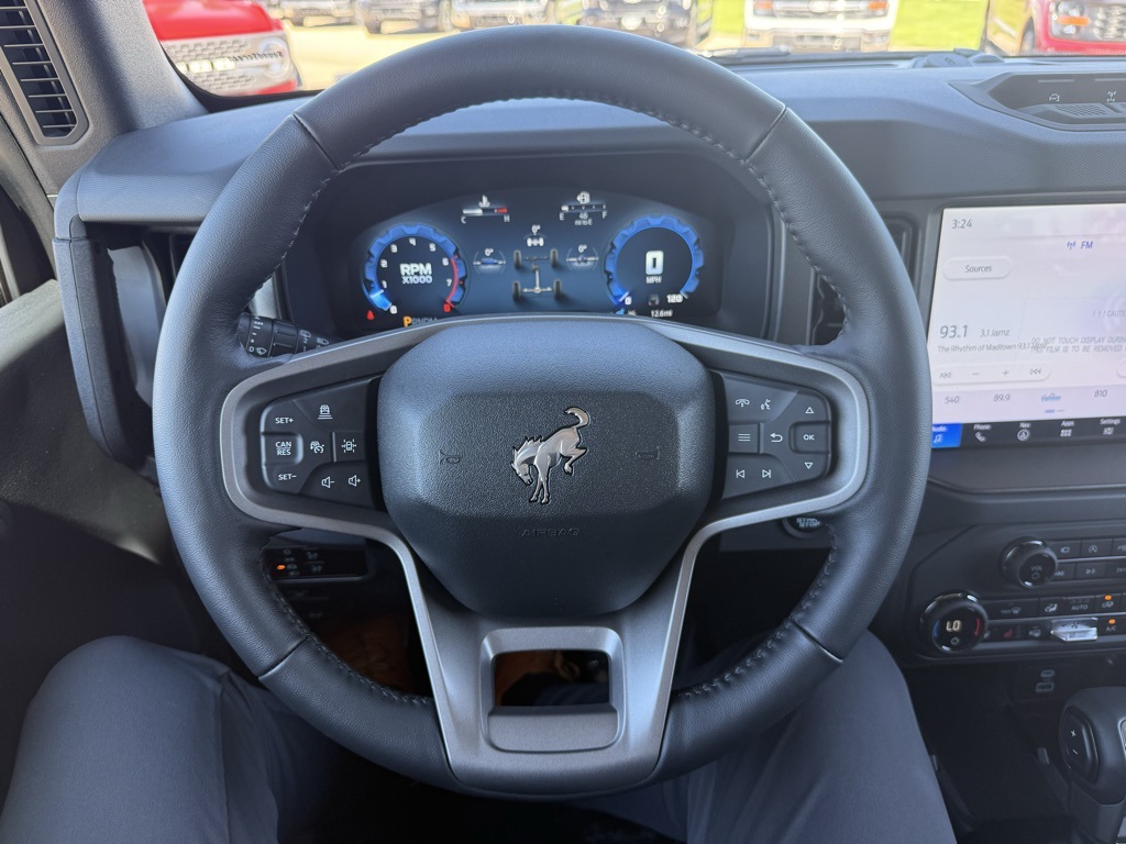 2025 Ford Bronco Badlands photo 21