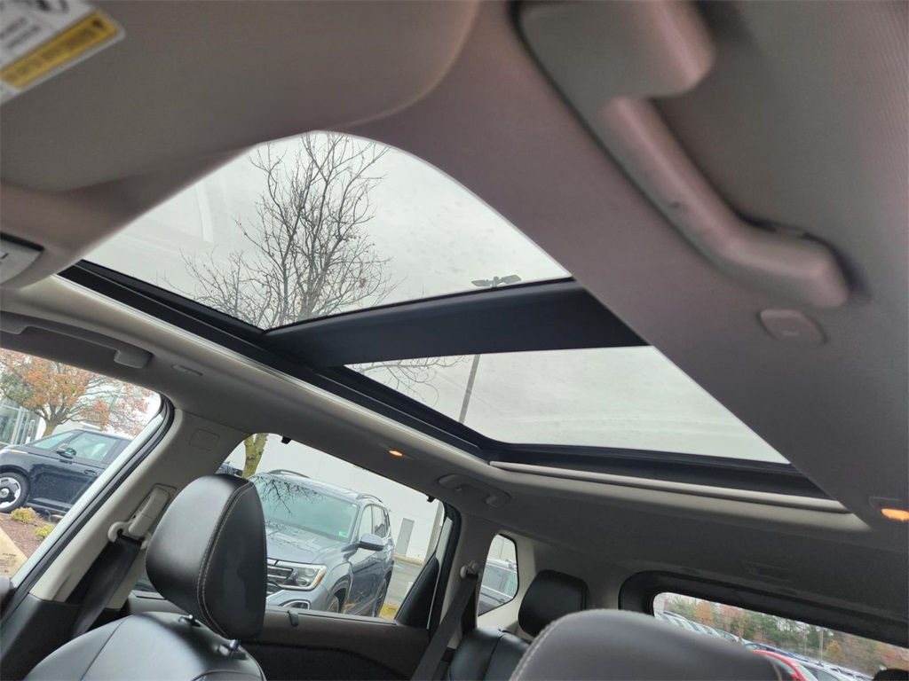 2023 Nissan Rogue SL photo 3