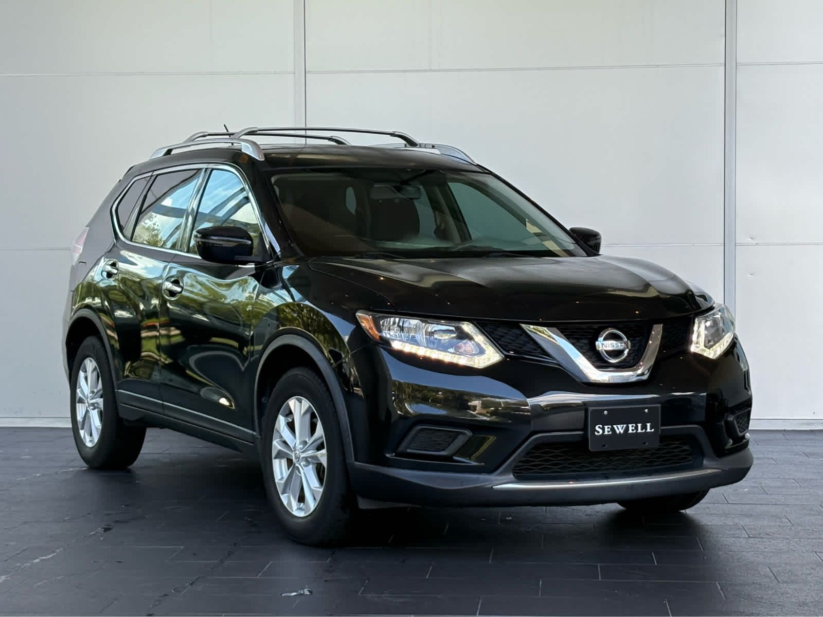 2016 Nissan Rogue SV photo 3