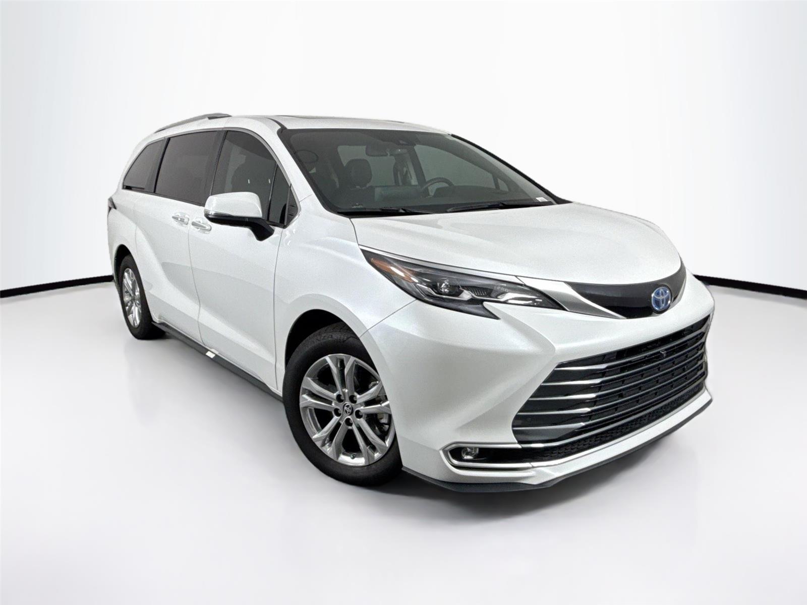 2024 Toyota Sienna Platinum photo 4