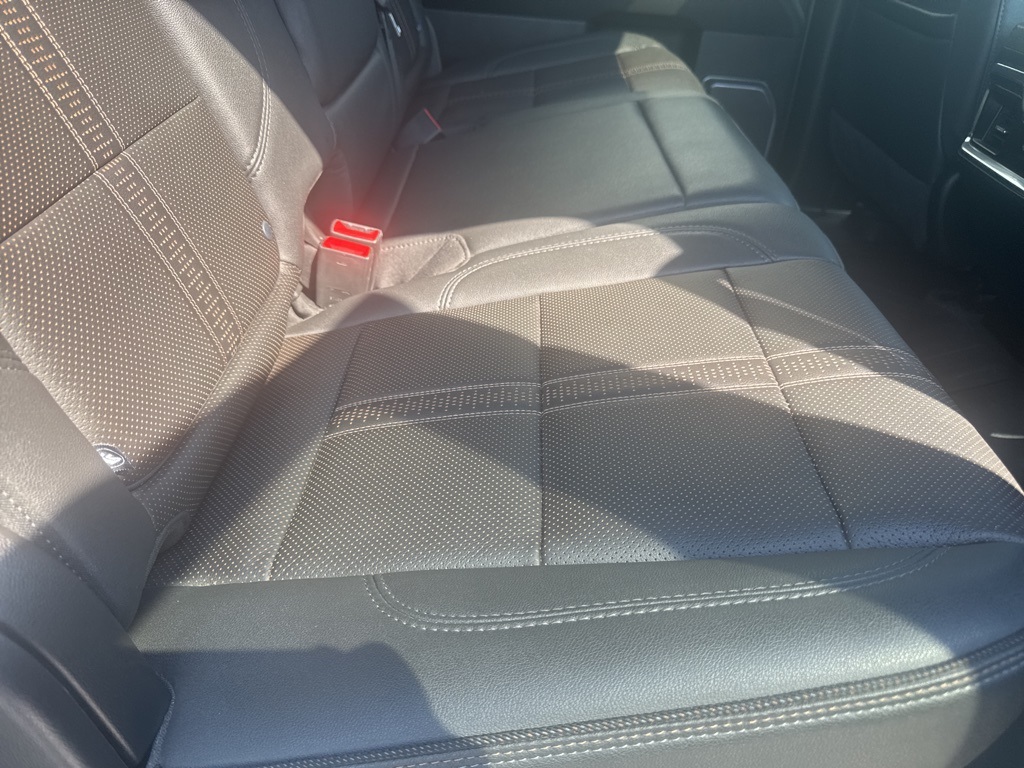 2024 Chevrolet Silverado 1500 High Country photo 17