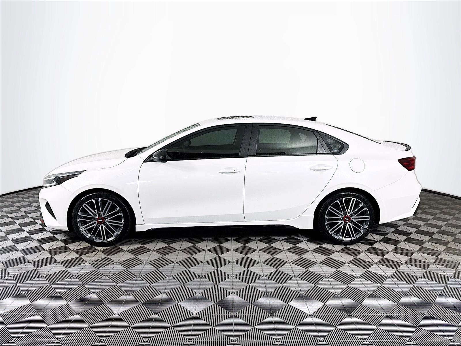 2022 Kia Forte GT photo 4