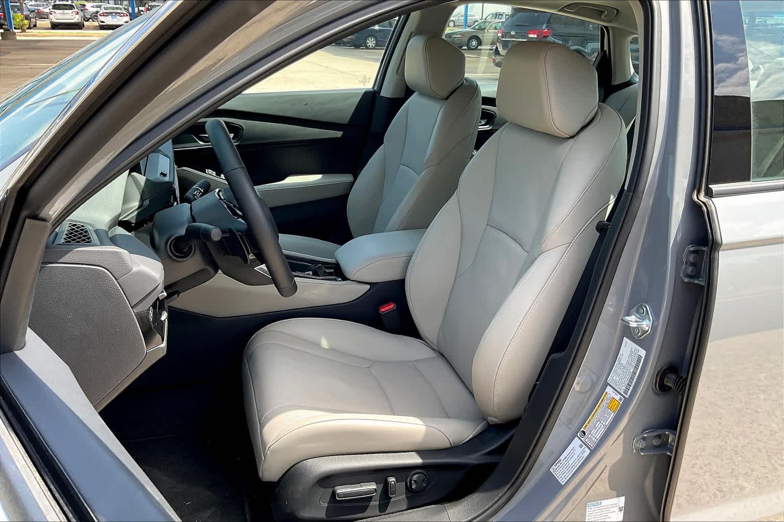 2025 Honda Accord Hybrid Touring photo 9
