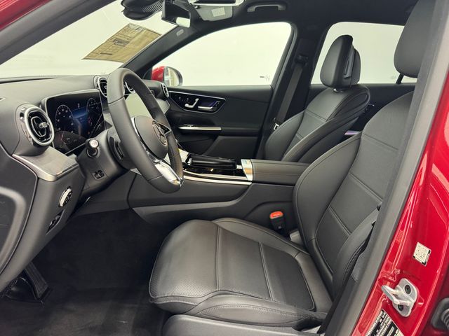 2025 Mercedes Benz GLC 300 photo 18