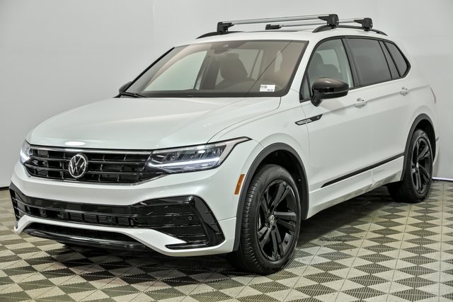 2024 Volkswagen Tiguan SE R-Line Black photo 3
