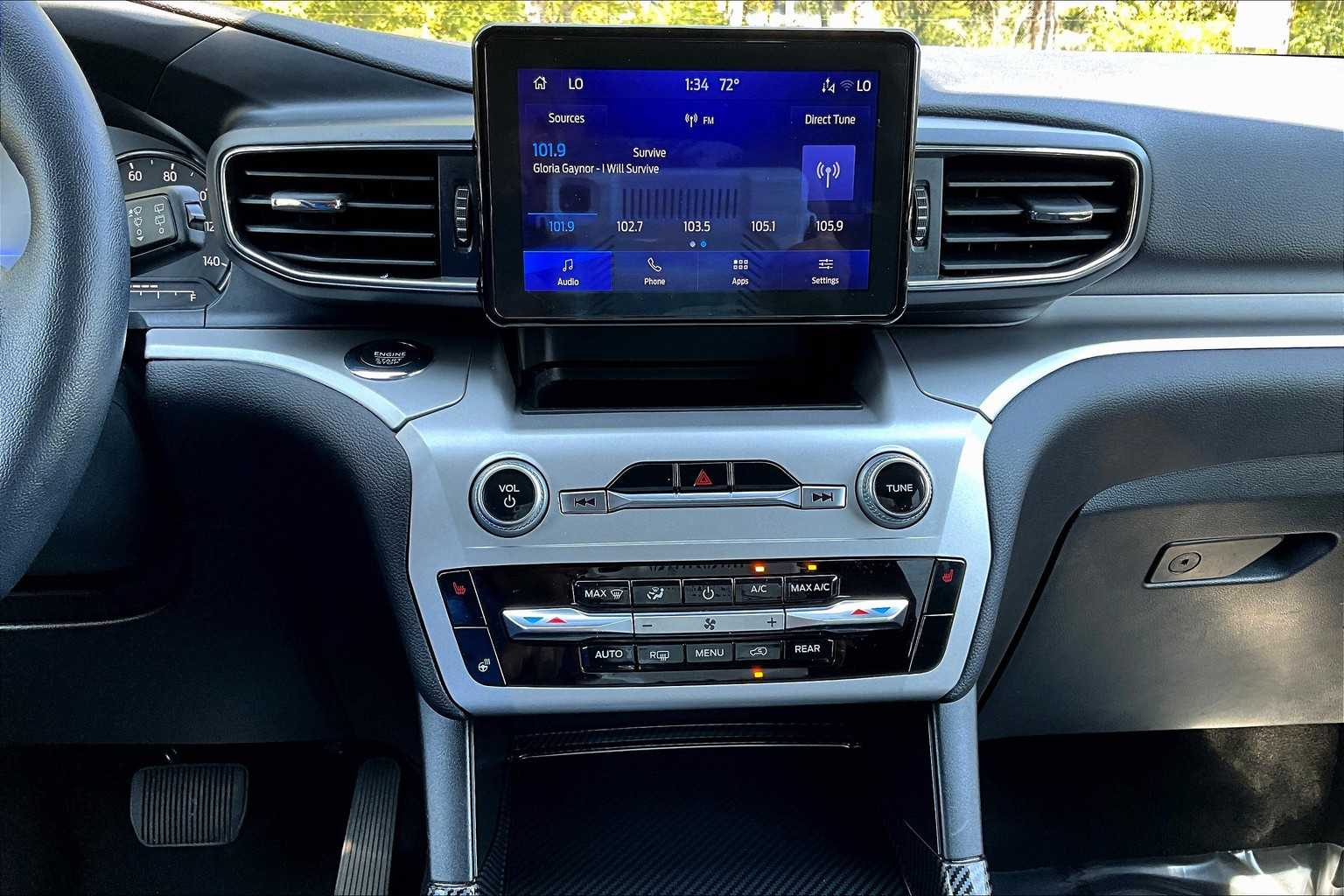 2022 Ford Explorer XLT photo 3