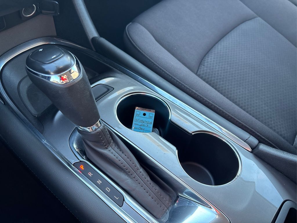 2017 Chevrolet Malibu 1LT photo 24