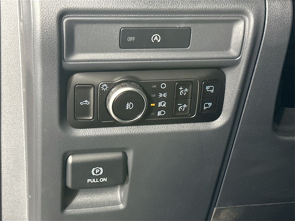 2025 Ford F-150 XLT photo 10