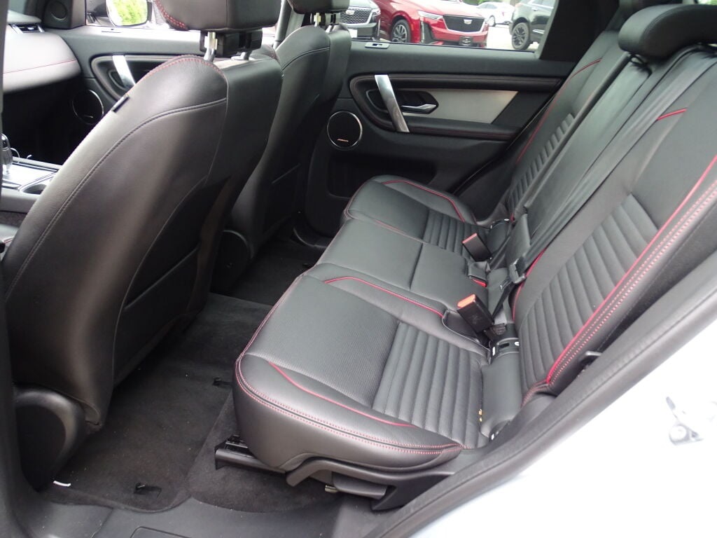 2022 Land Rover Discovery Sport S R-Dynamic photo 19
