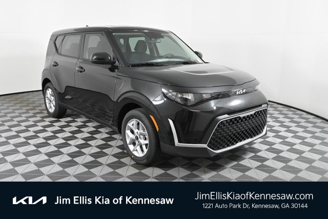 2025 Kia Soul LX's photo