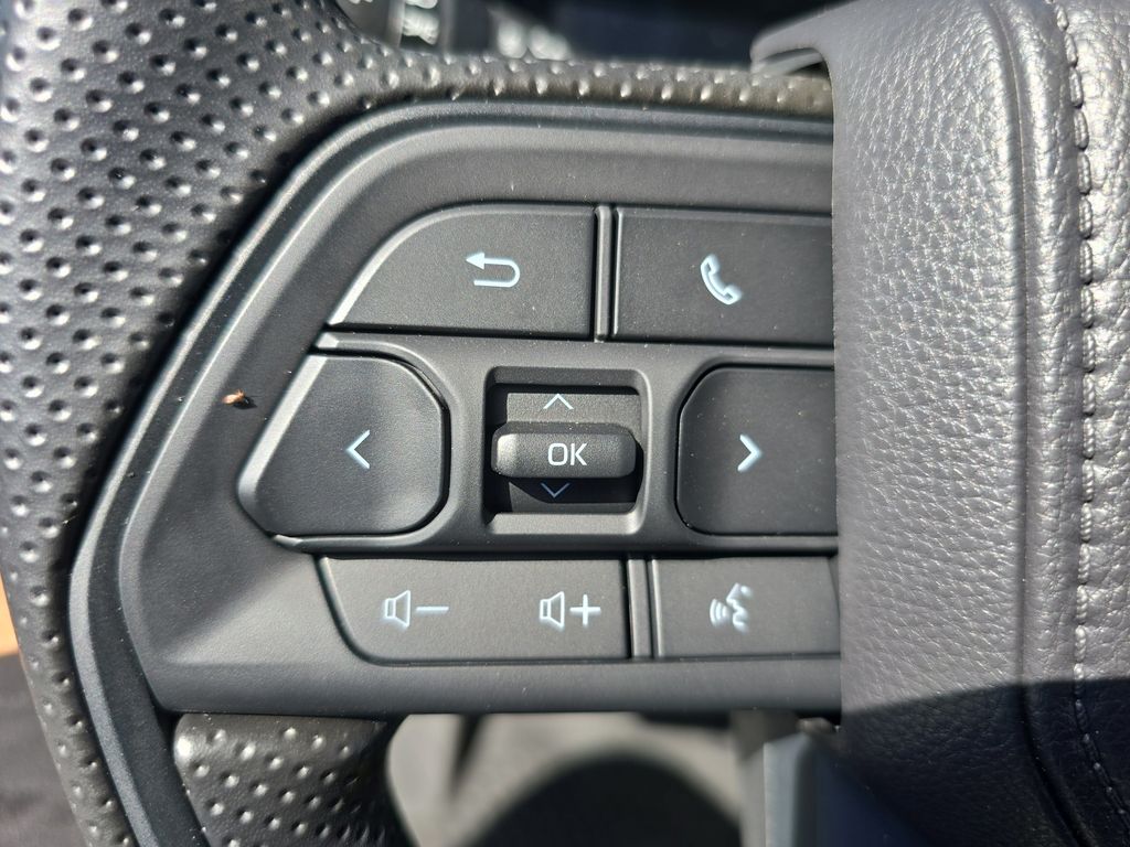 2025 Toyota Tacoma SR5 photo 16