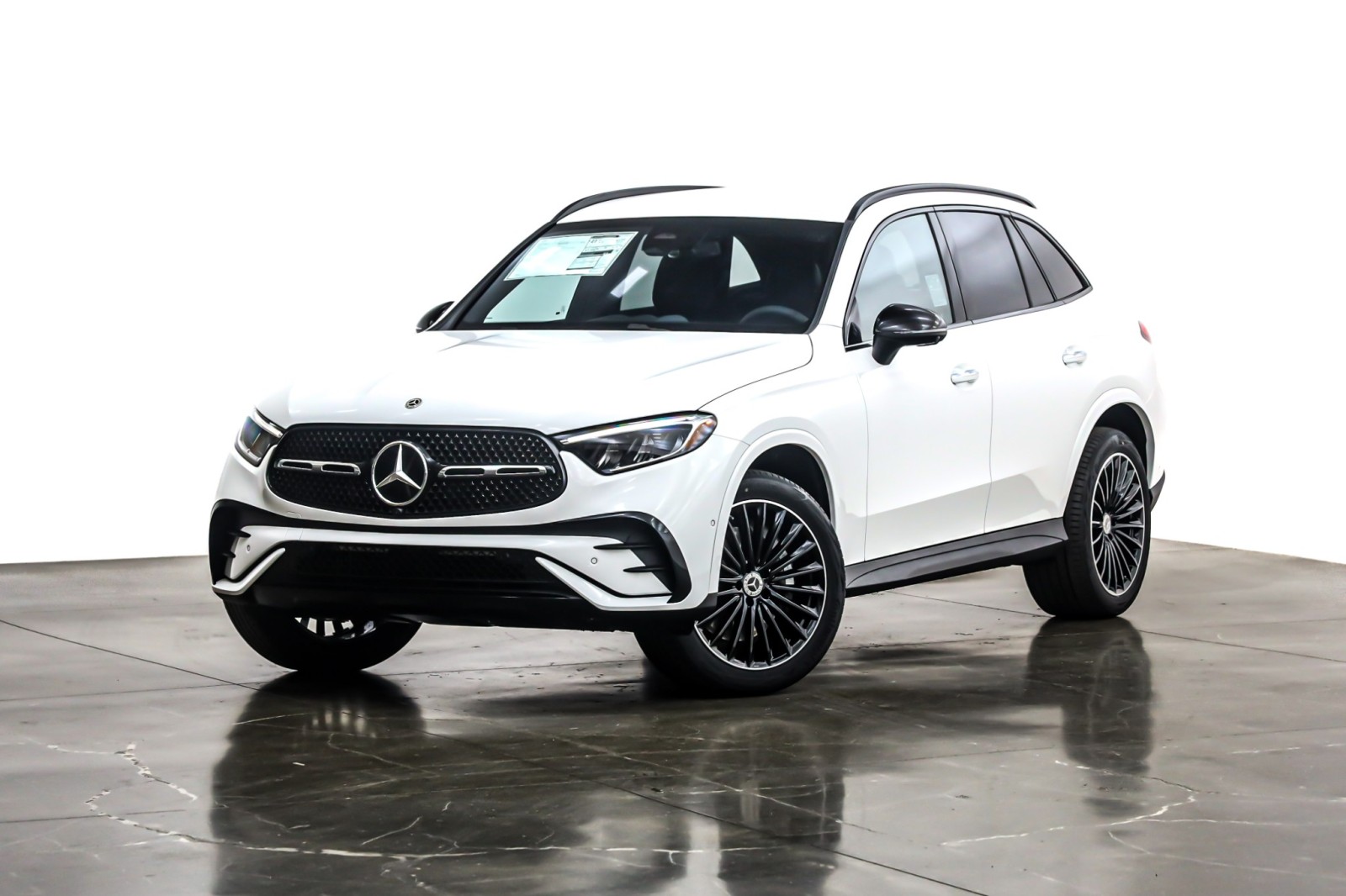 2026 Mercedes-Benz GLC Base's photo