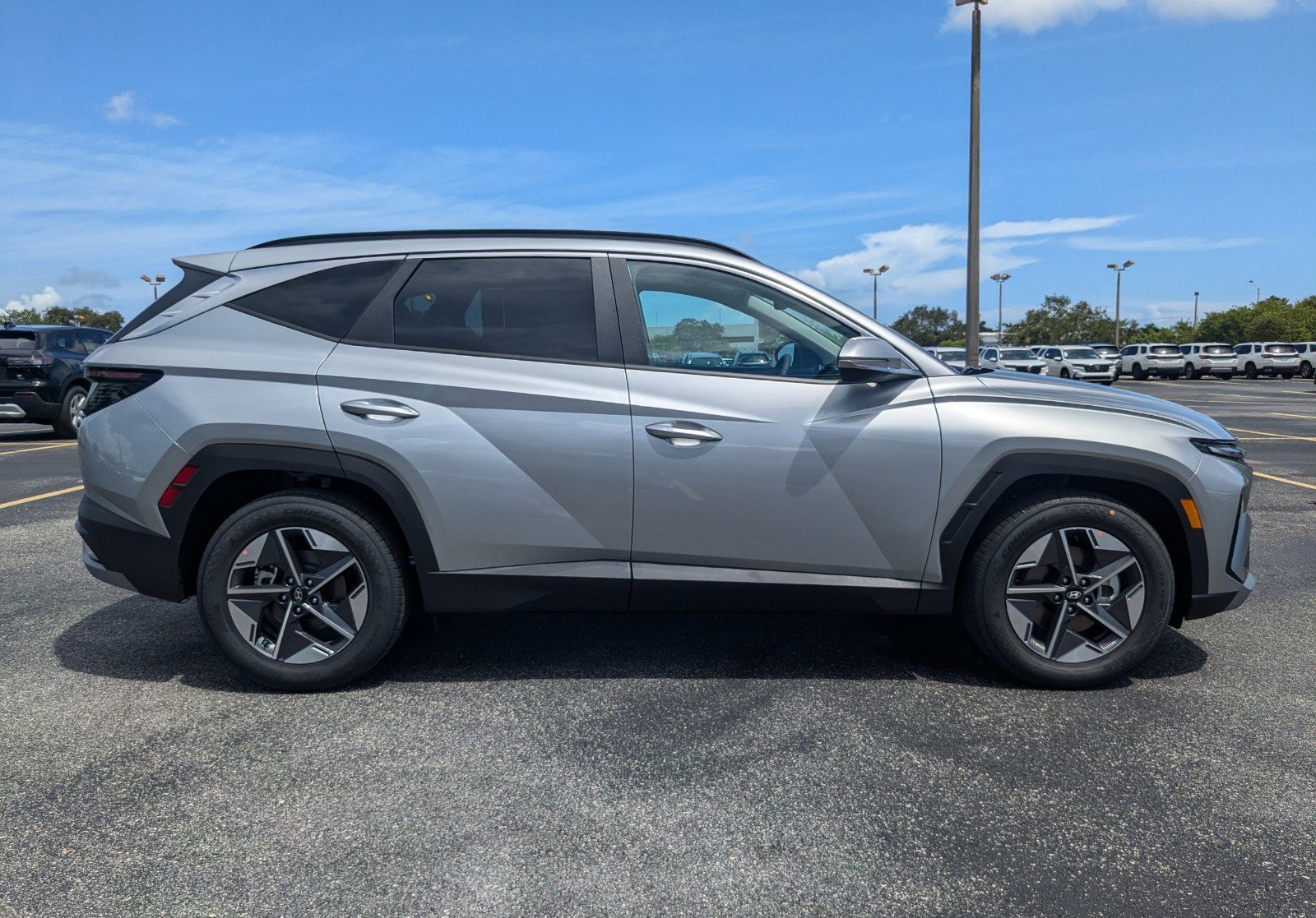2025 Hyundai Tucson SEL Convenience photo 4