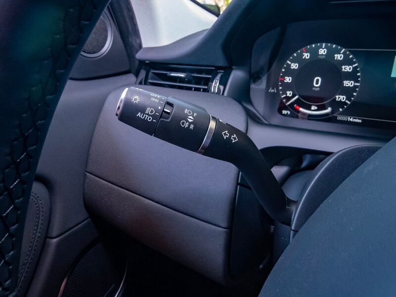 2025 Land Rover Discovery Sport S photo 12