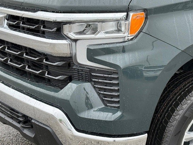 2025 Chevrolet Silverado 1500 LT photo 10