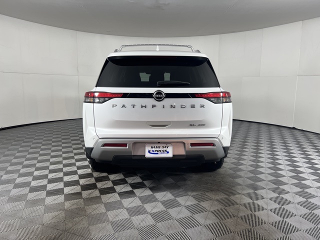 2025 Nissan Pathfinder SL photo 3