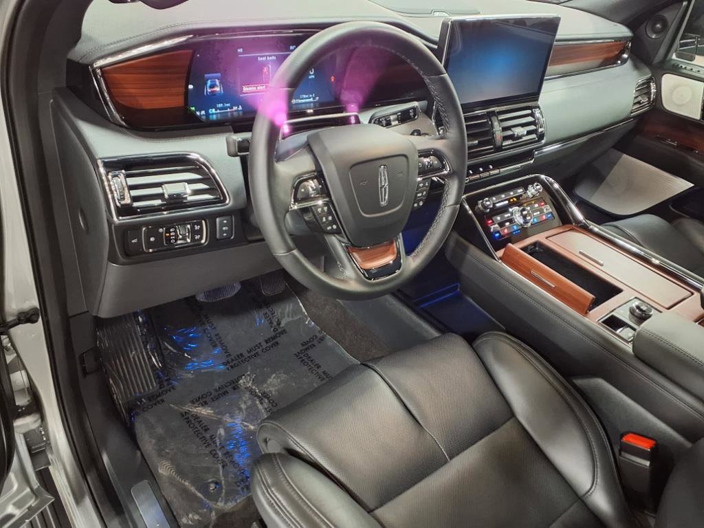 2024 Lincoln Navigator Reserve photo 2
