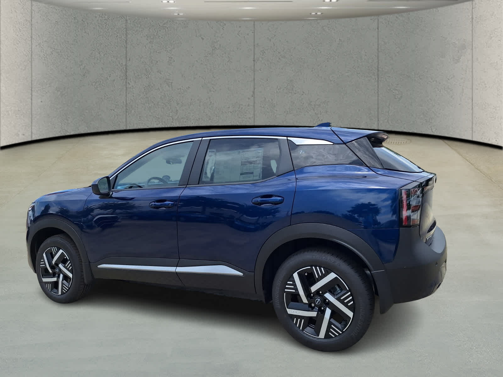 2025 Nissan Kicks SV photo 7