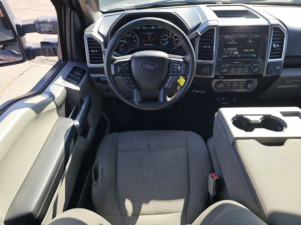 2015 Ford F-150 XLT photo 4