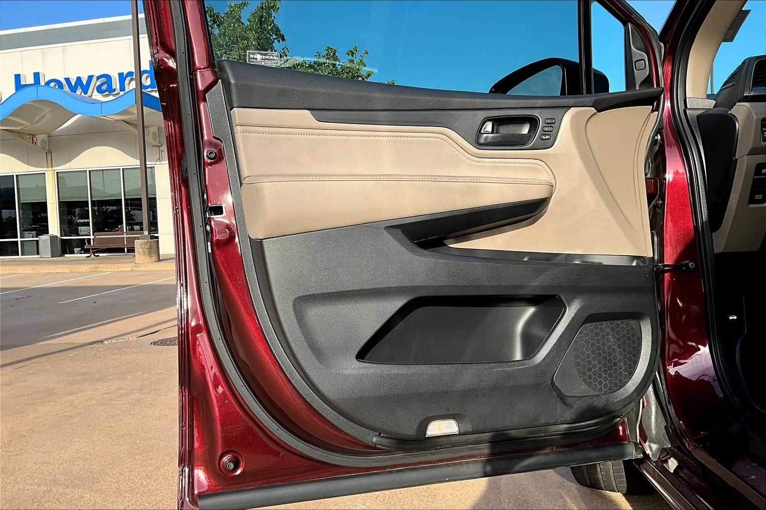 2019 Honda Odyssey Touring photo 20