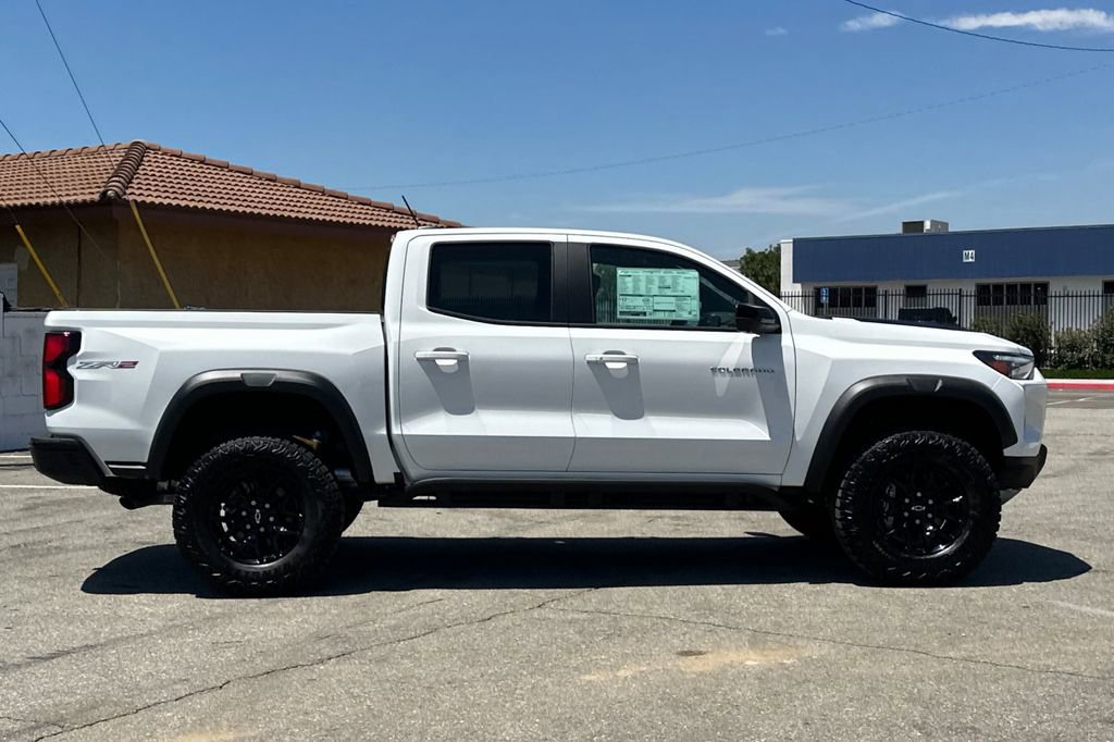 2025 Chevrolet Colorado ZR2 photo 3