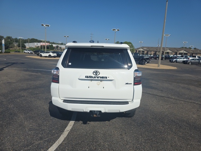 2019 Toyota 4Runner SR5 photo 3