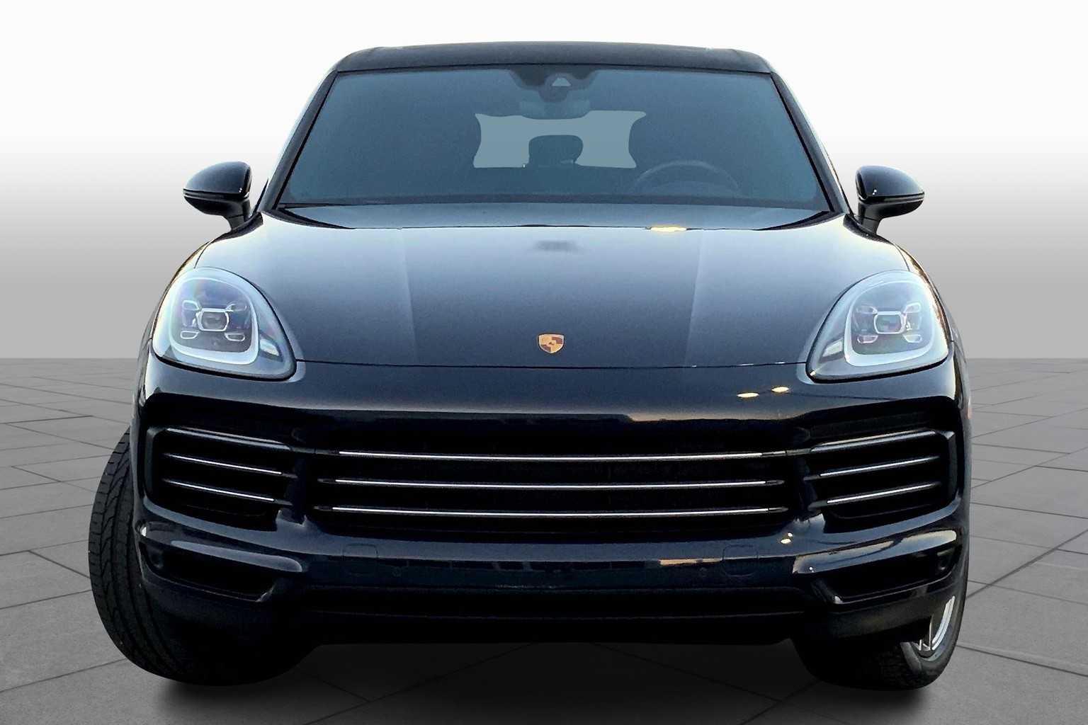 2022 Porsche Cayenne Base photo 3