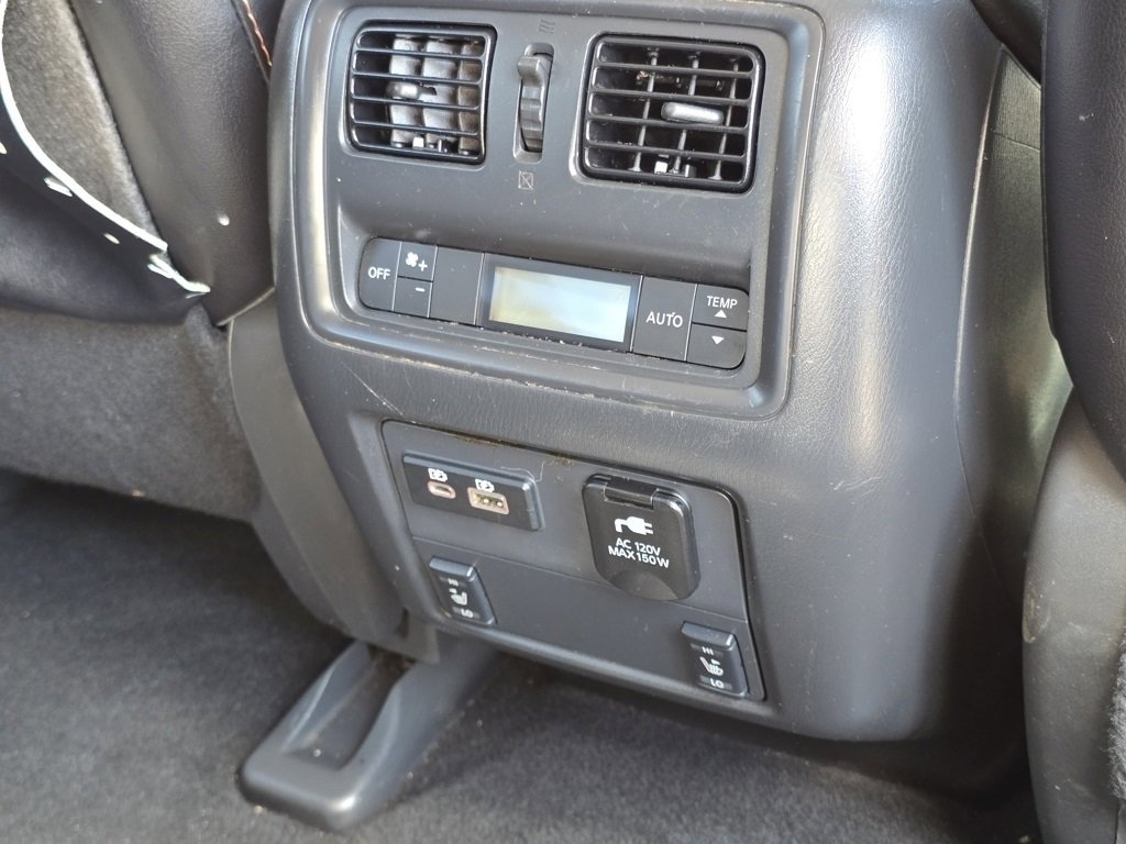 2020 Nissan Pathfinder SL photo 12