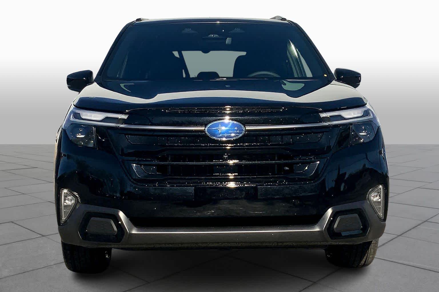 2025 Subaru Forester Touring photo 3