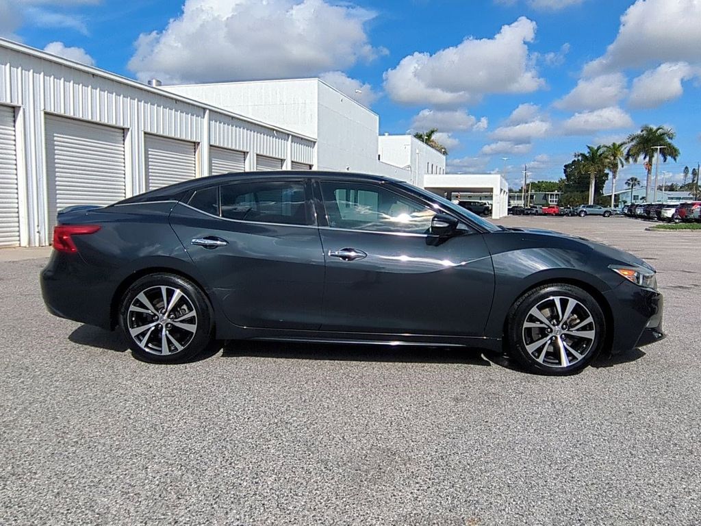 2016 Nissan Maxima Platinum photo 4