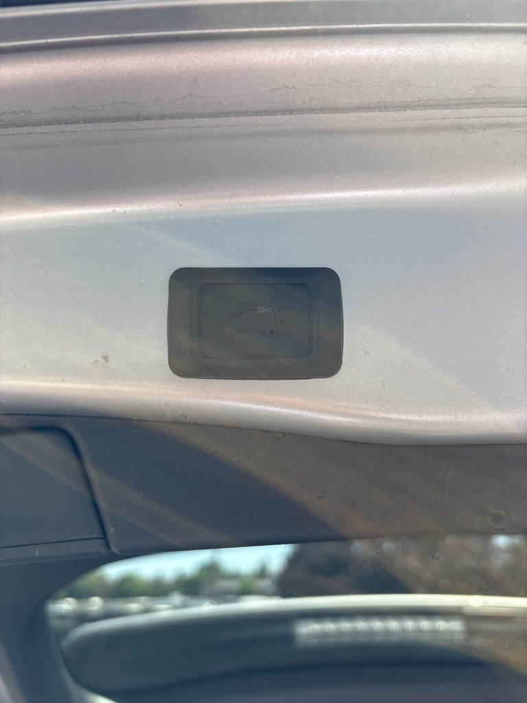 2022 Toyota RAV4 Hybrid XLE Premium photo 16