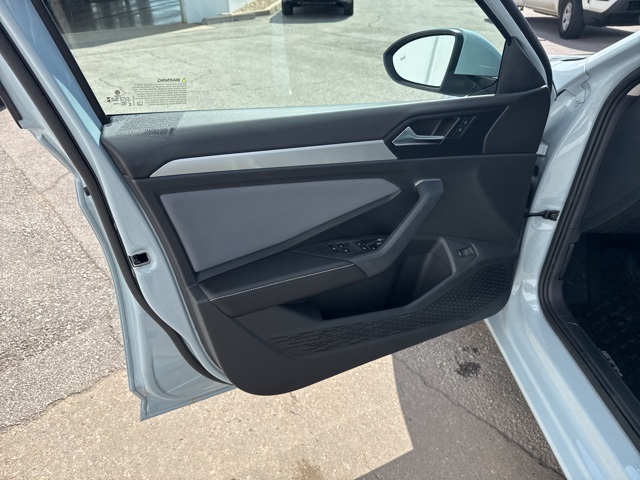 2025 Volkswagen Jetta 1.5T SE photo 11