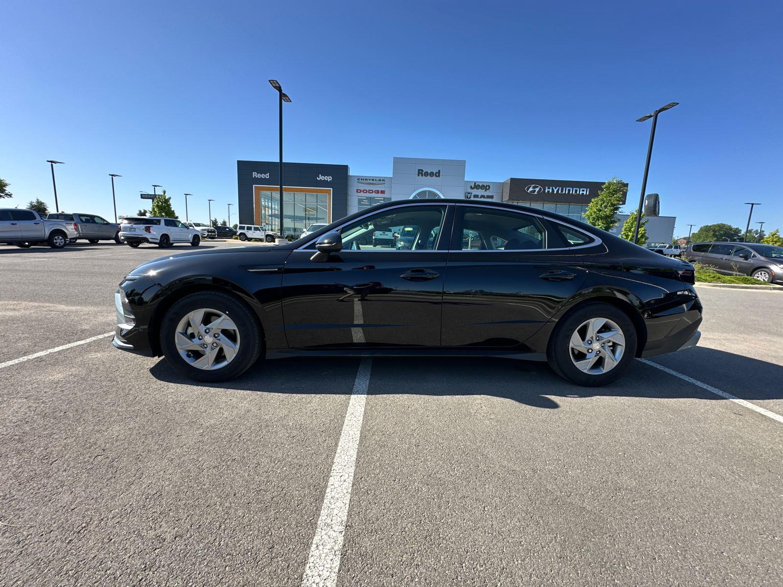 2025 Hyundai Sonata SE photo 3